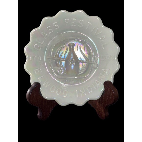 JOE ST. CLAIR URANIUM REACTIVE 1976 GLASS FESTIVAL ELWOOD INDIANA - 5 1/2" PLATE - Picture 1 of 3